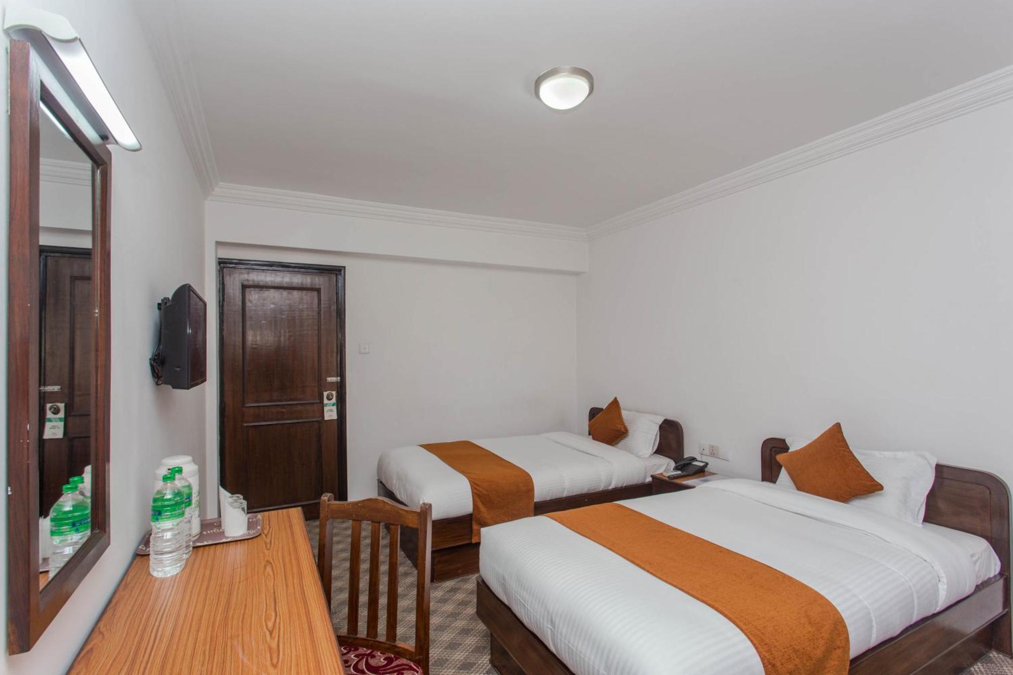 Fuji Hotel Kathmandu Exterior foto